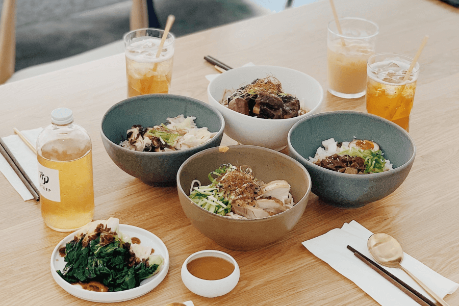 家族の食卓の風景